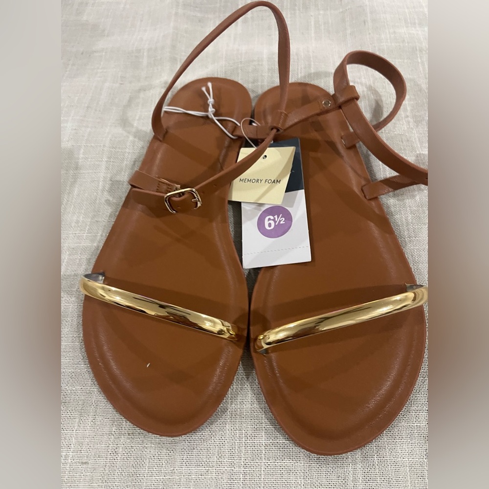 Universal Thread Tan Sandals with Gold Strap